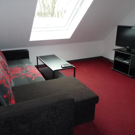 Ferienwohnung In Duesseldorf Hassel Extérieur photo