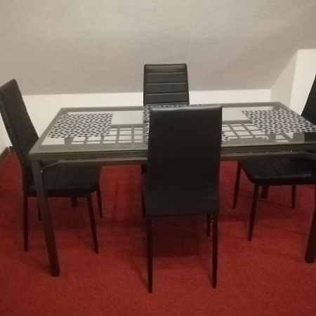 Ferienwohnung In Duesseldorf Hassel Extérieur photo
