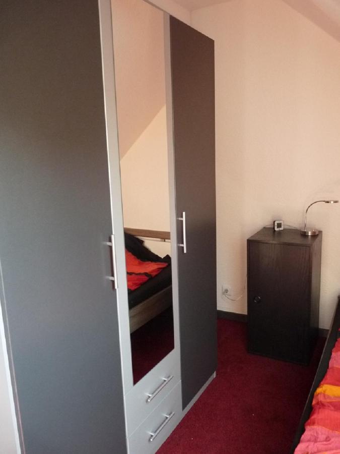 Ferienwohnung In Duesseldorf Hassel Extérieur photo