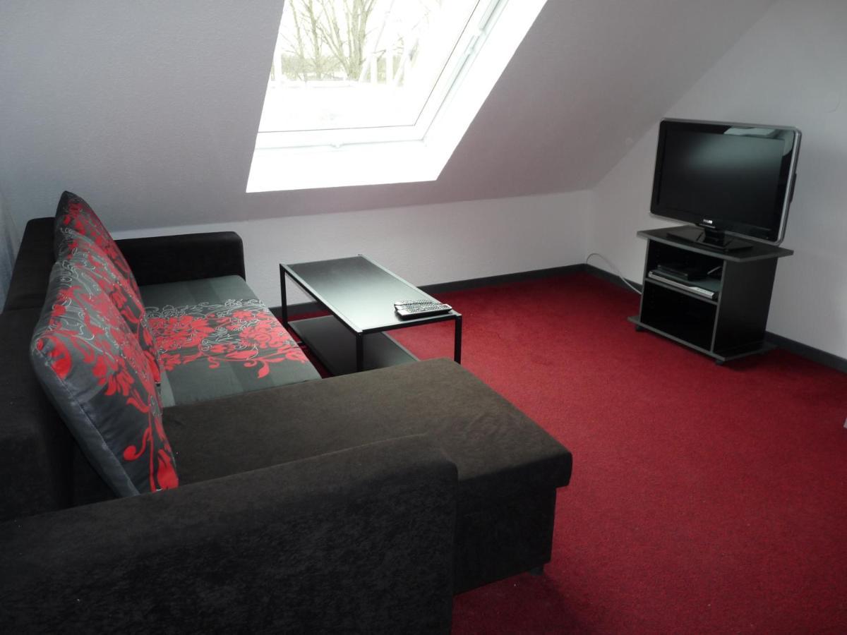 Ferienwohnung In Duesseldorf Hassel Extérieur photo