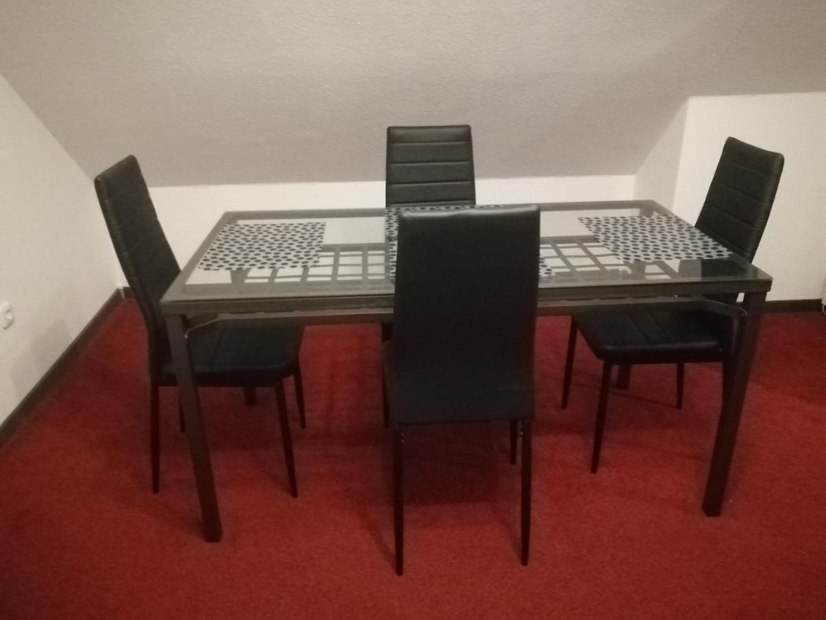 Ferienwohnung In Duesseldorf Hassel Extérieur photo